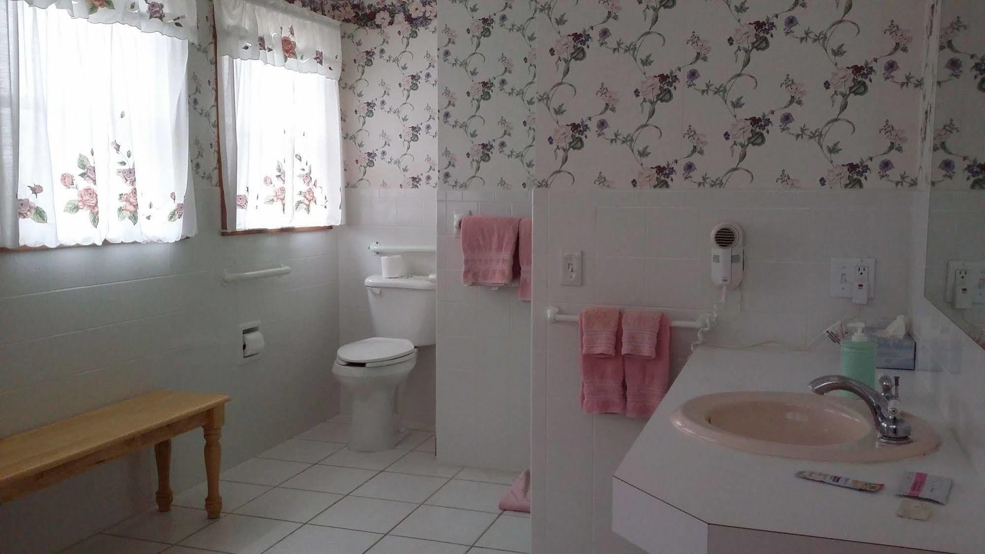 Chestnut Charm Bed & Breakfast Atlantic 外观 照片
